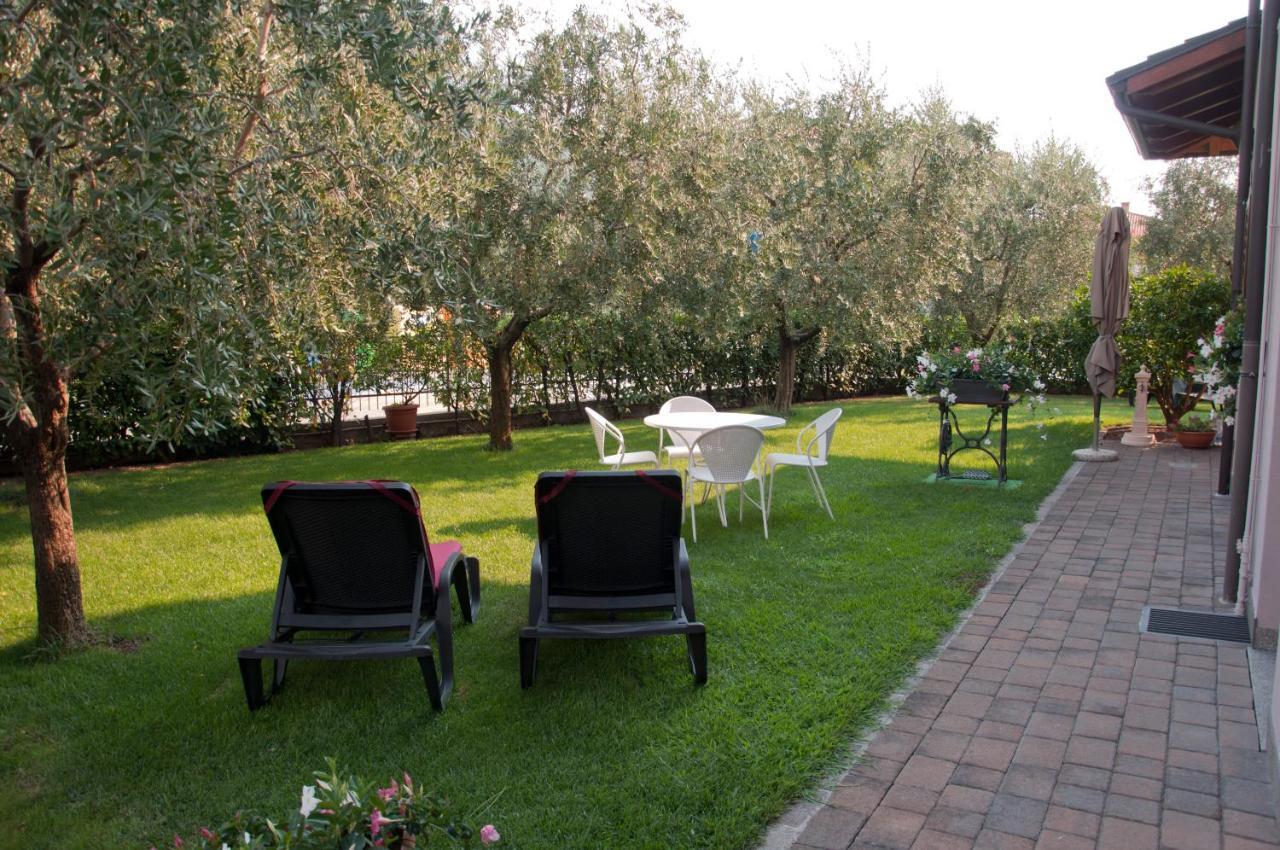 Appartamenti Villa Adriana Torbole Sul Garda Exterior foto